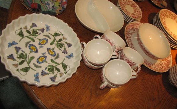 Dinnerware service for 6