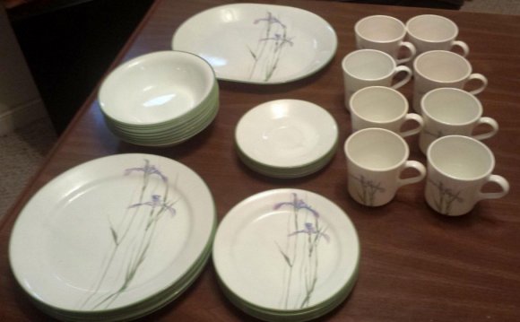 C White Dinnerware Sets