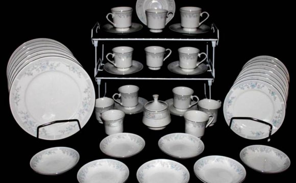 Fine Porcelain Dinnerware