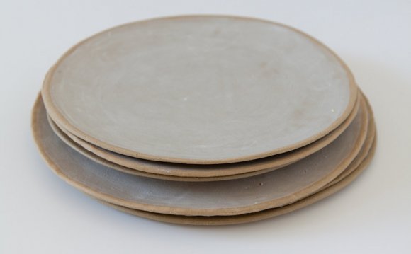 Stoneware plates Gallery