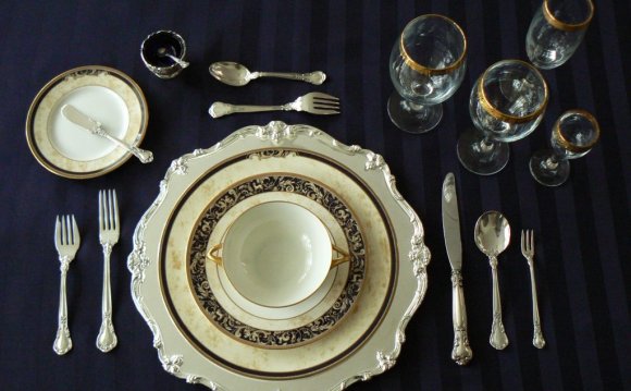 Dinnerware Sets with Matching serving Pieces